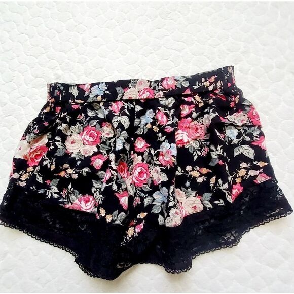 Urban Outfitters UO Band of Gypsies black floralshorts lace soft XS - Picture 7 of 7